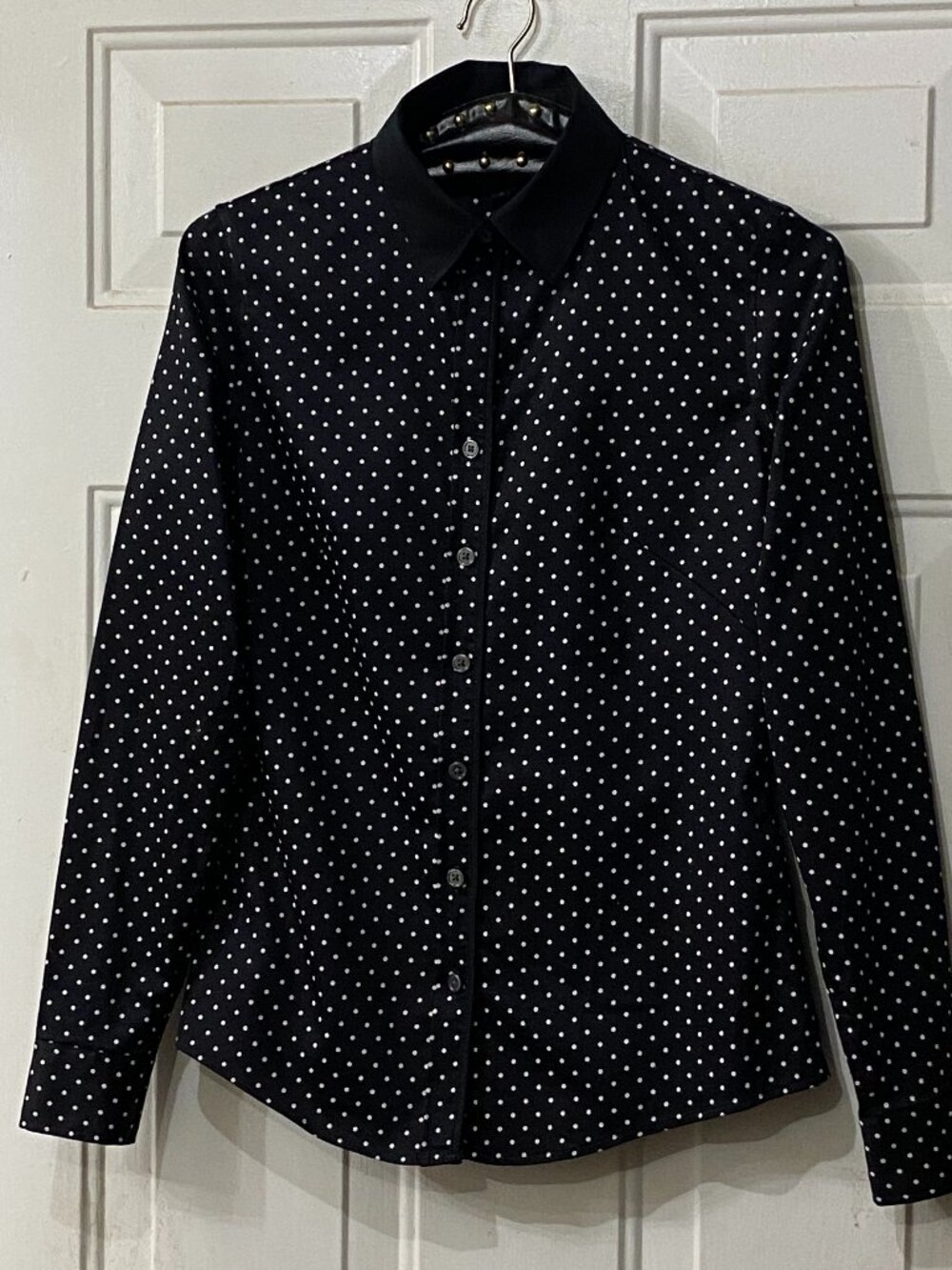 Banana Republic No Iron Sz 2 Blouse Button Up Black White Polka Dot Long Sleeve
